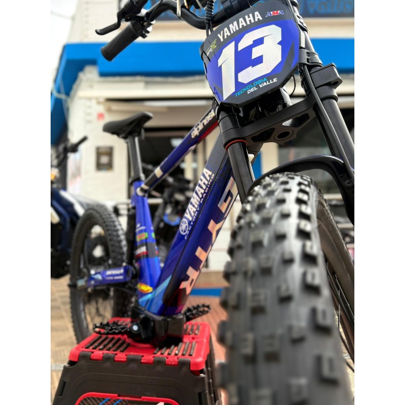 Vinilo Bicicleta eléctrica 24" Rexo - YAMAHA HOLOGRÁFICO